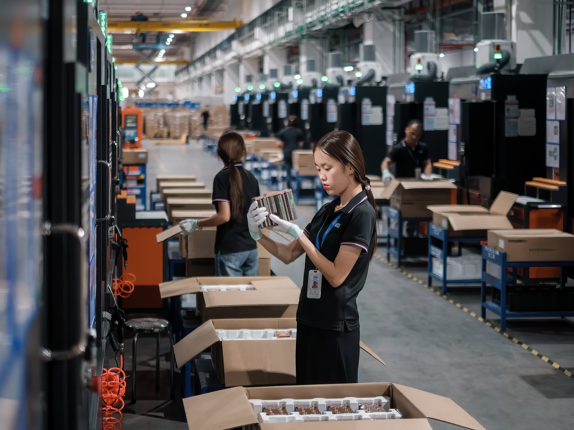 vietnam-factory-01.jpg
