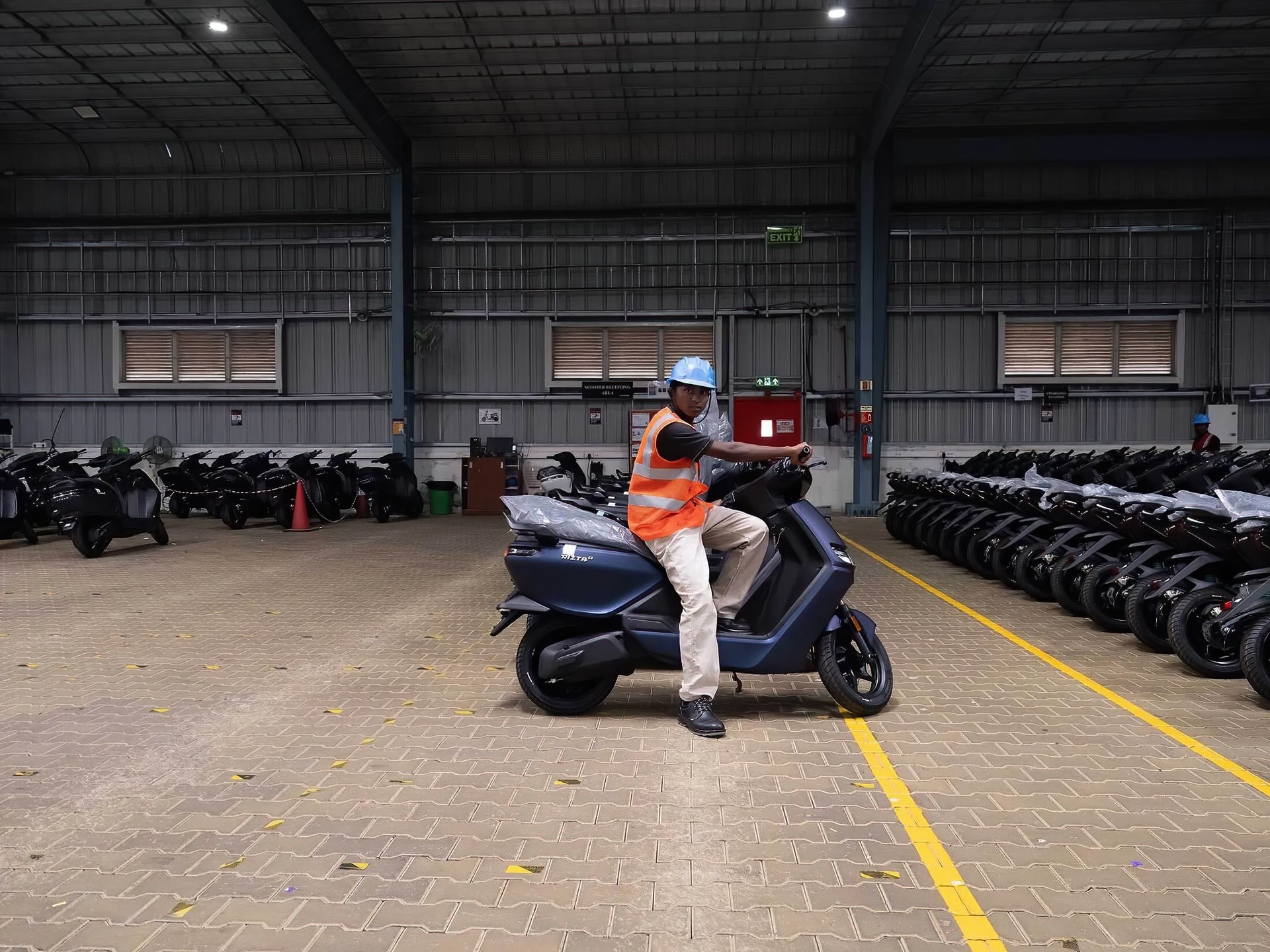 india-scooter_gayatri-ganju.jpg