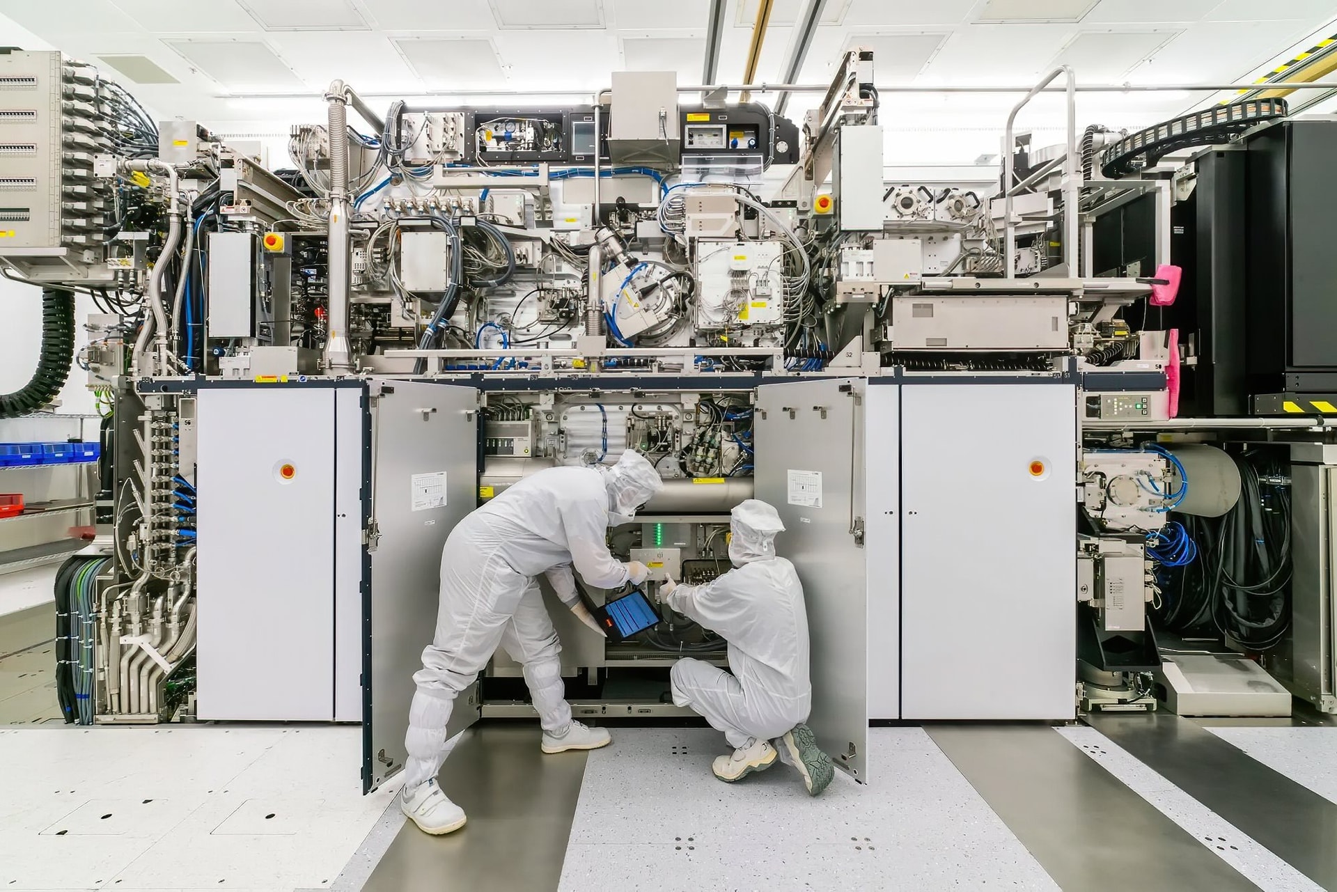 asml.jpg
