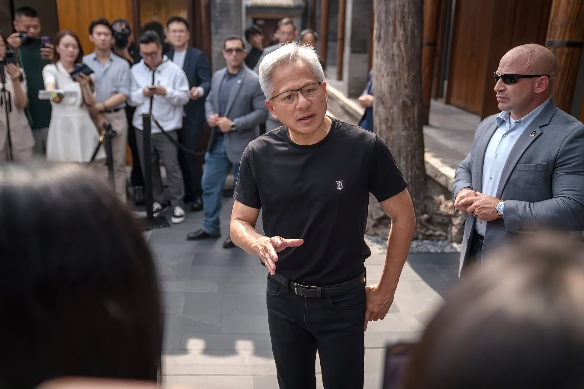 jensen-huang_na-bian.jpg