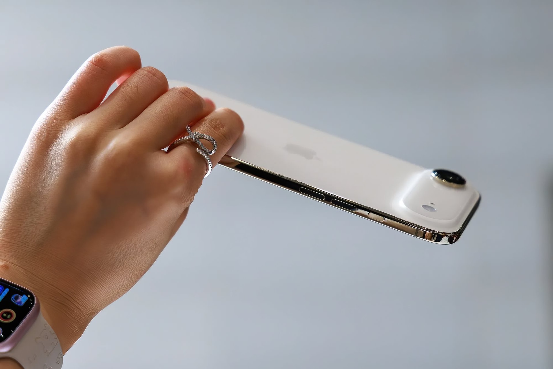 iphone-17_chris-welch-03.jpg