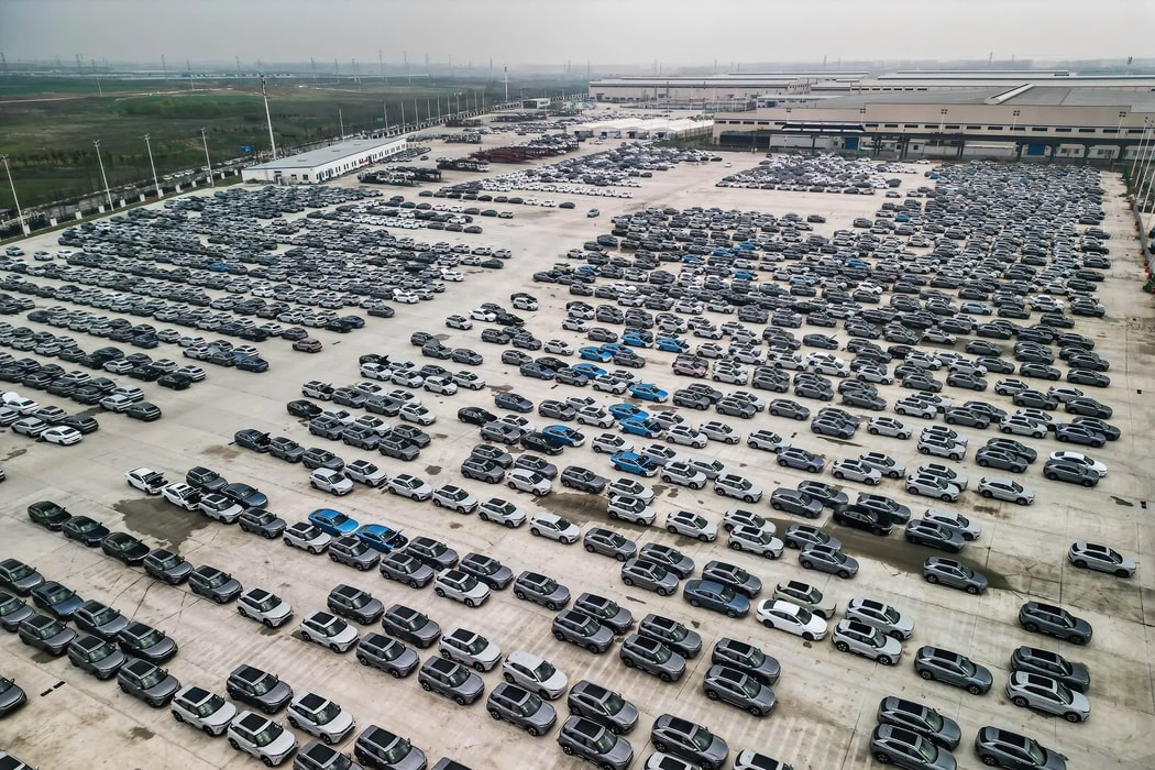 Để đuổi kịp về xe điện, ngành xe hơi Mỹ cần mời Trung Quốc tham gia
