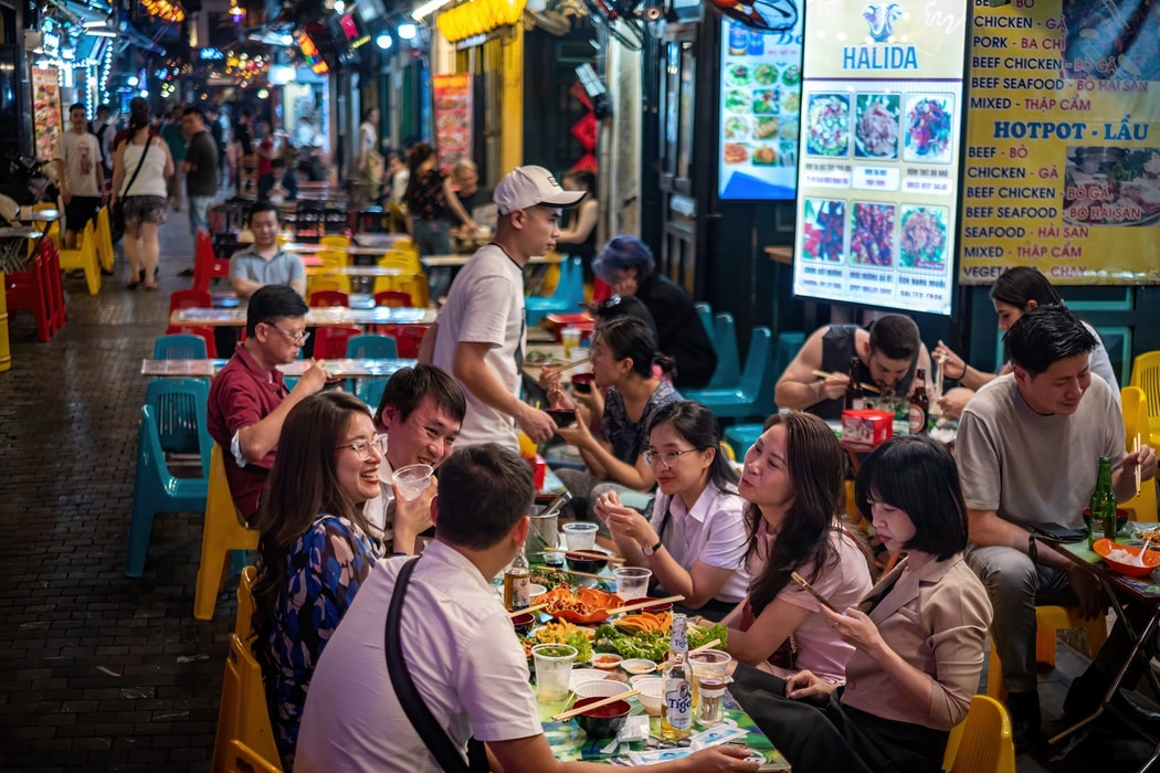 Trụ cột dẫn dắt tăng trưởng: Từ xuất khẩu sang tiêu dùng