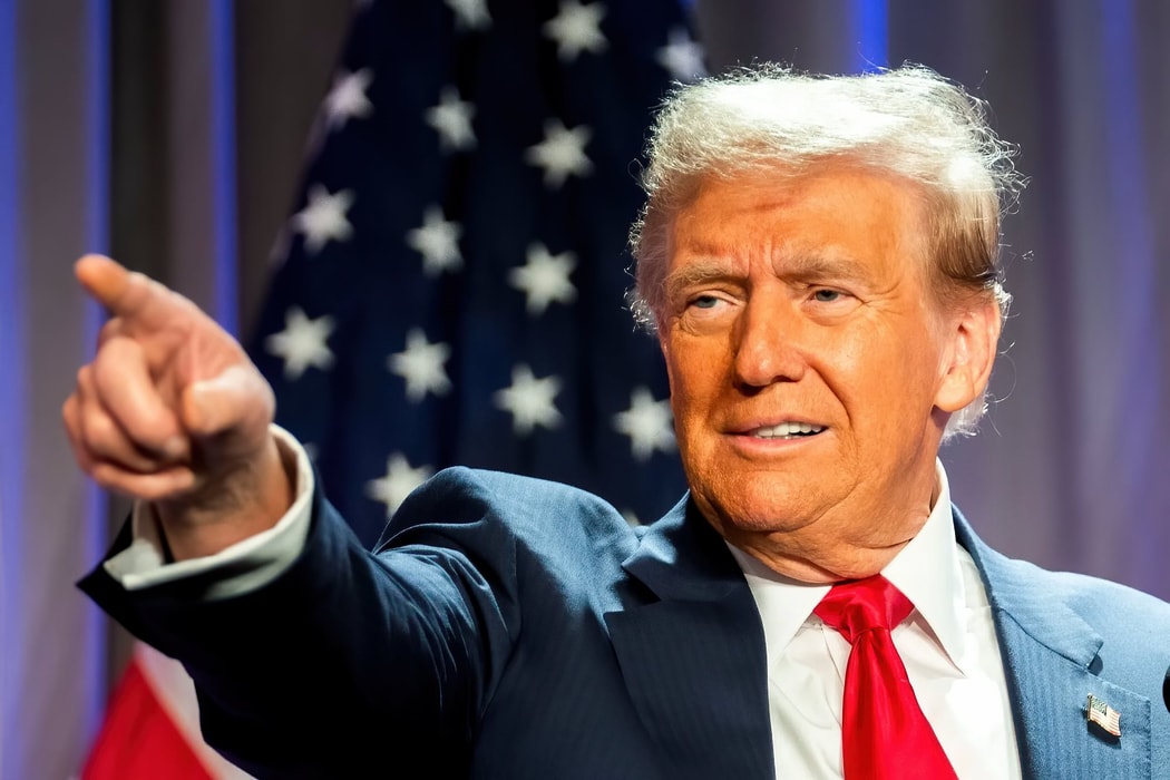 Tổng thống Trump tuyên bố có thể áp thuế quan 10% đối với Trung Quốc từ tháng sau