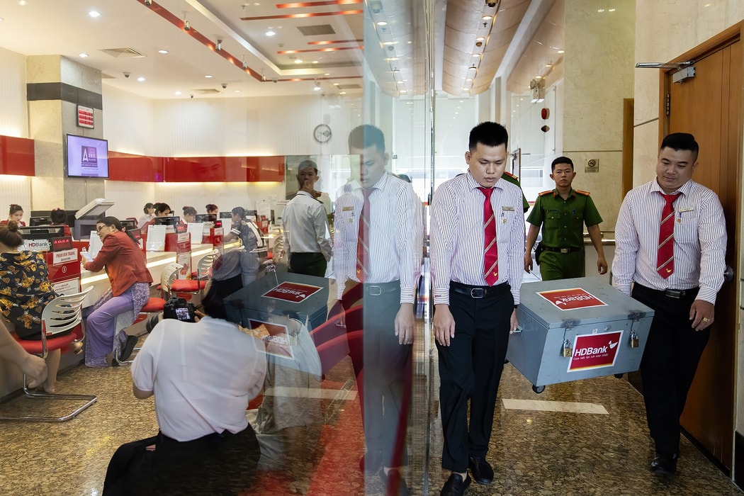 Ngân hàng Việt Nam lần đầu tiên được phép tăng tỉ lệ sở hữu vốn ngoại lên 49%