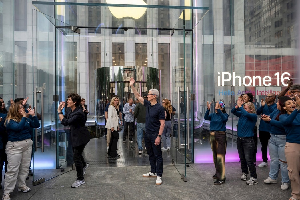 Apple tái cơ cấu đội ngũ lãnh đạo AI nhằm vực dậy Siri