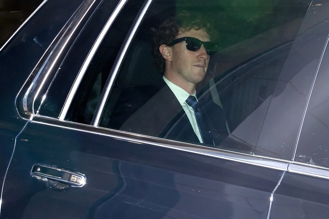 Zuckerberg cân nhắc tách Instagram khỏi Facebook