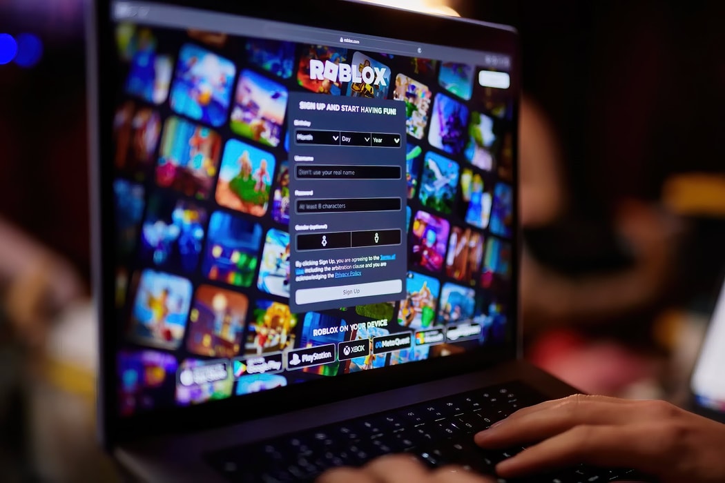 Roblox, Discord bị điều tra vì lo ngại an toàn trẻ em