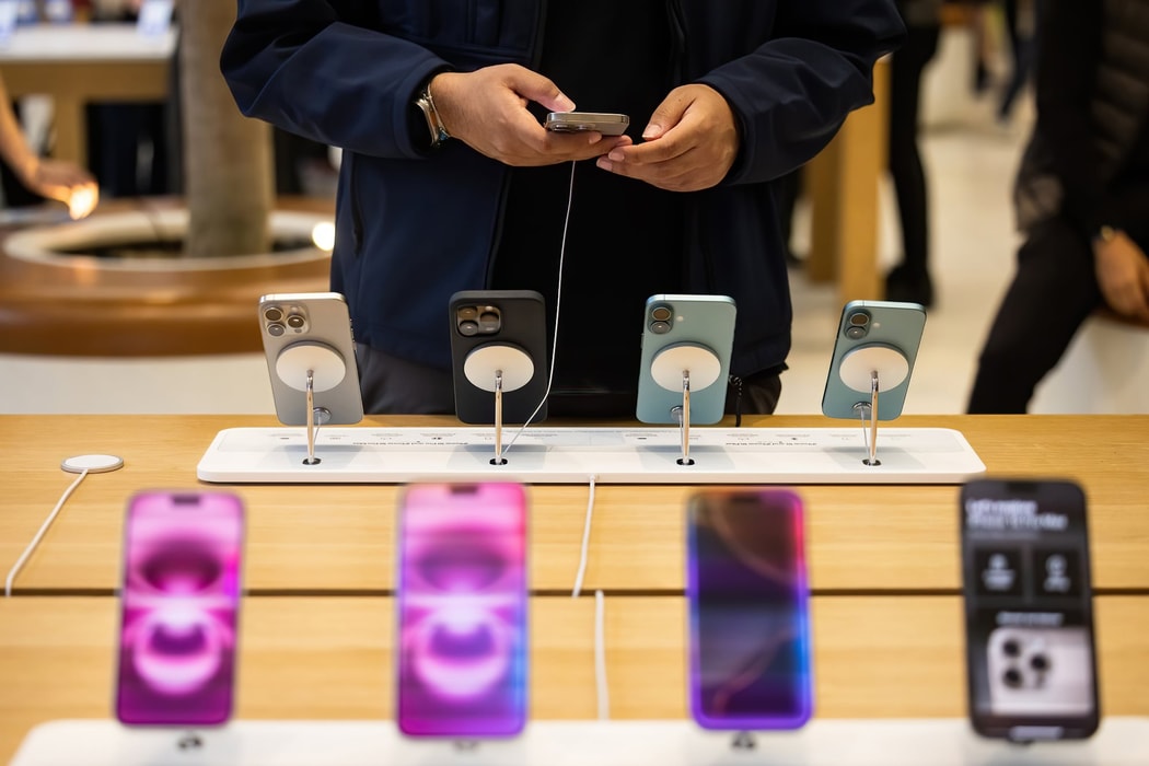 Apple đẩy mạnh sản xuất iPhone tại Ấn Độ để xuất sang Mỹ