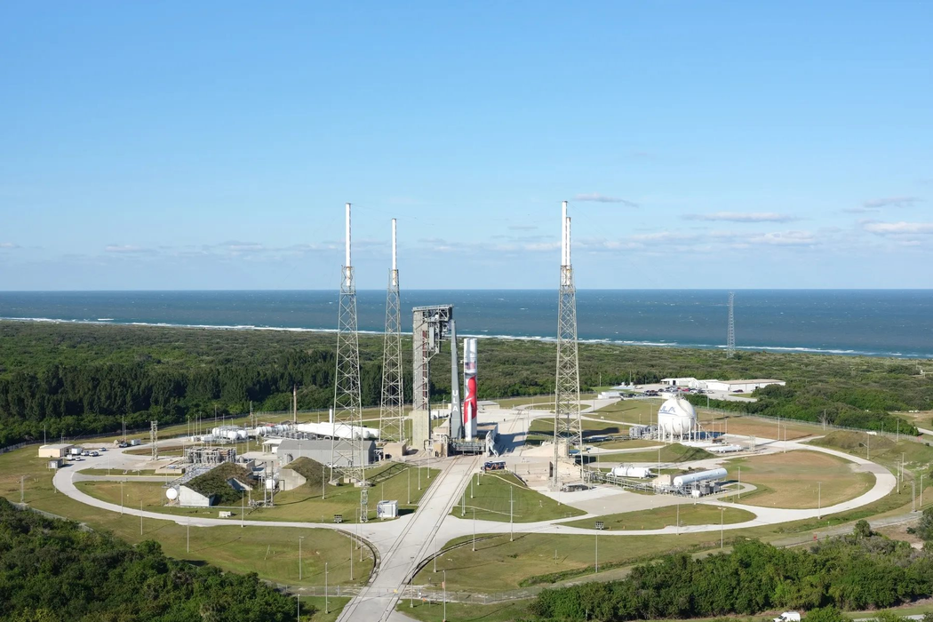 Amazon bắt đầu triển khai mạng lưới vệ tinh Internet cạnh tranh với SpaceX