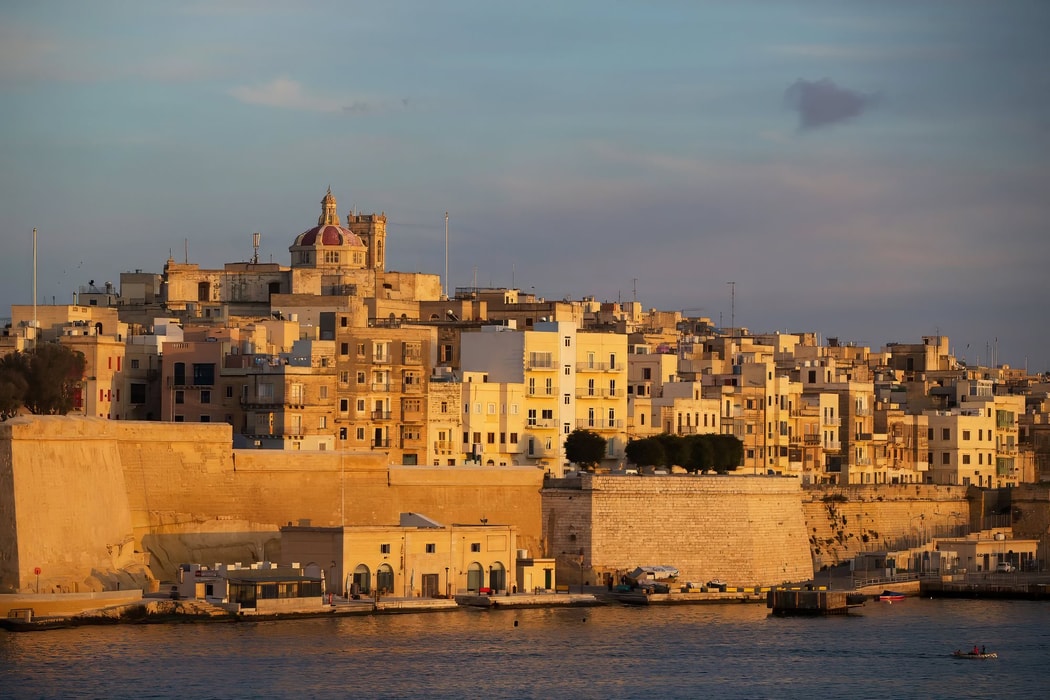 Đường bờ biển của Senglea, Malta.  
Hình ảnh: Jasper Juinen/Bloomberg.