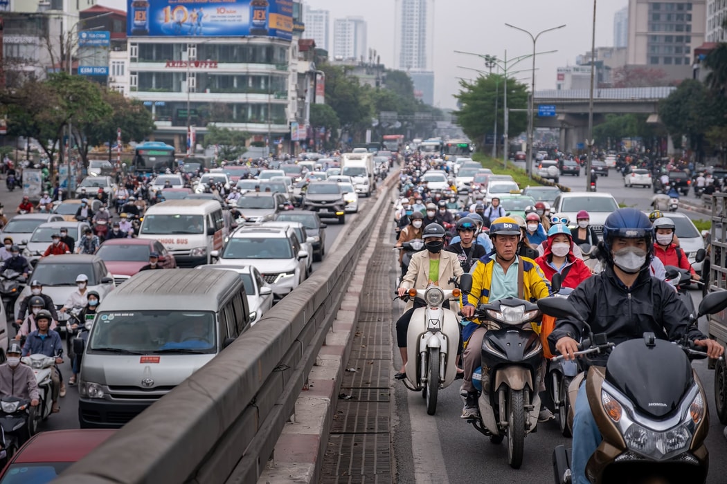 Việt Nam giữ mục tiêu tăng trưởng 8% bất chấp rủi ro thuế từ Mỹ