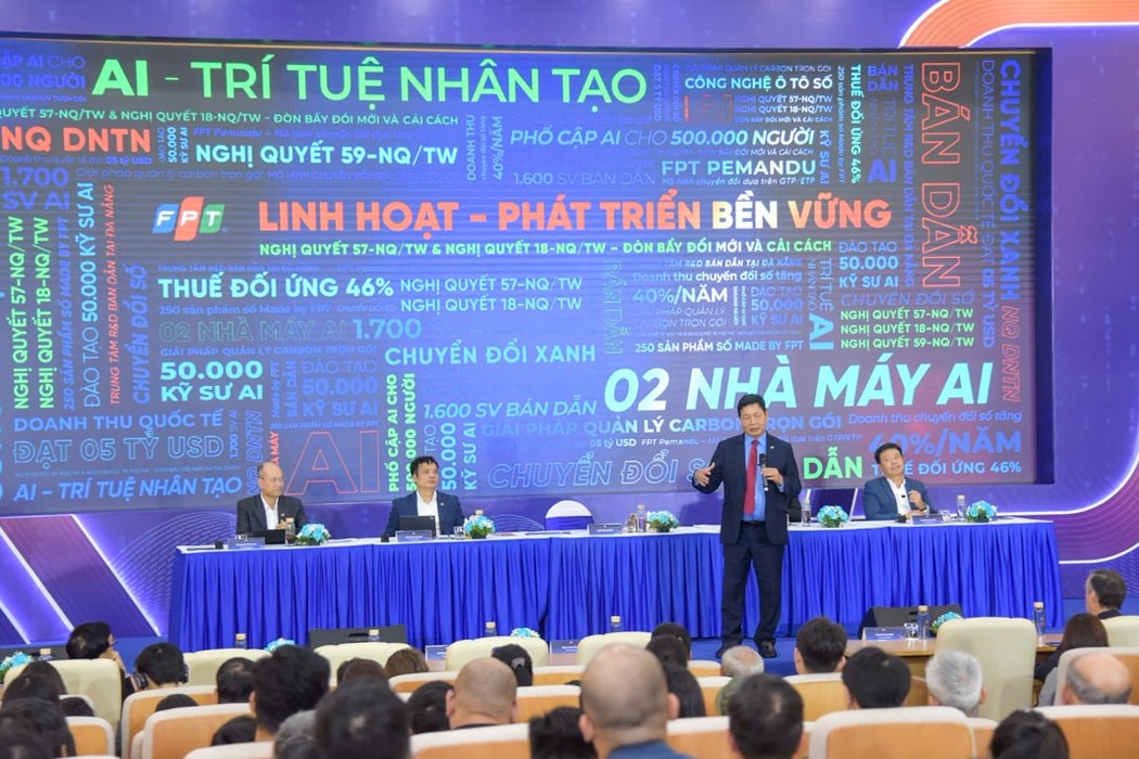 Lợi nhuận tăng gần 18%, cổ phiếu FPT giảm hơn 21% tính từ đầu năm