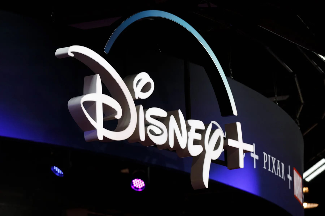 Disney kiện YouTube với cáo buộc "cướp người" sai luật