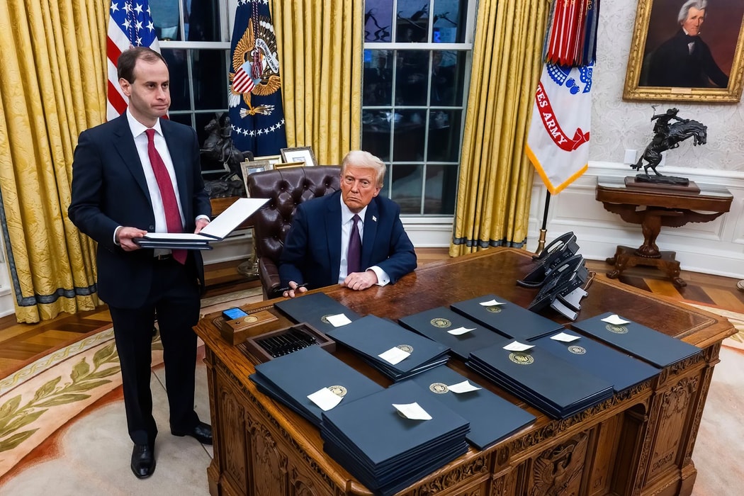 Châu Âu cần tỉnh táo trước đòn đe dọa thuế 50% từ Tổng thống Trump