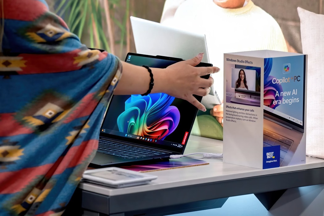 Quảng bá về tiềm năng Copilot AI, Microsoft công bố hợp đồng khủng với ngân hàng Barclays