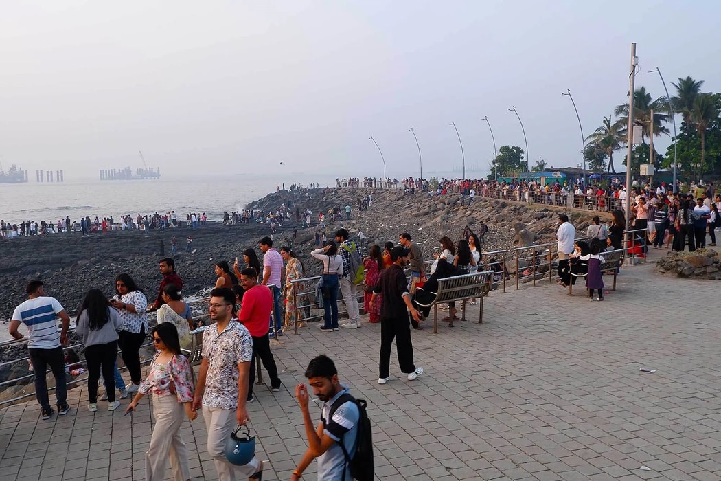 Nhiều biệt thự xa hoa ở Mumbai Ấn Độ có thể biến mất do thời tiết cực đoan