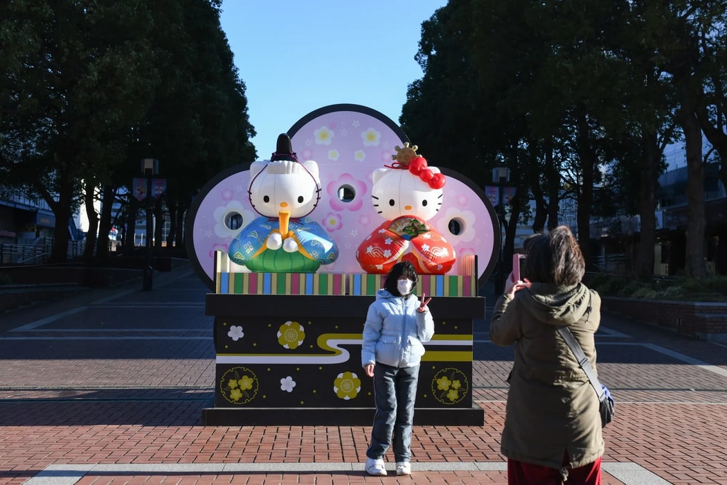 Công ty mẹ Hello Kitty vượt Toyota trên sàn chứng khoán Nhật