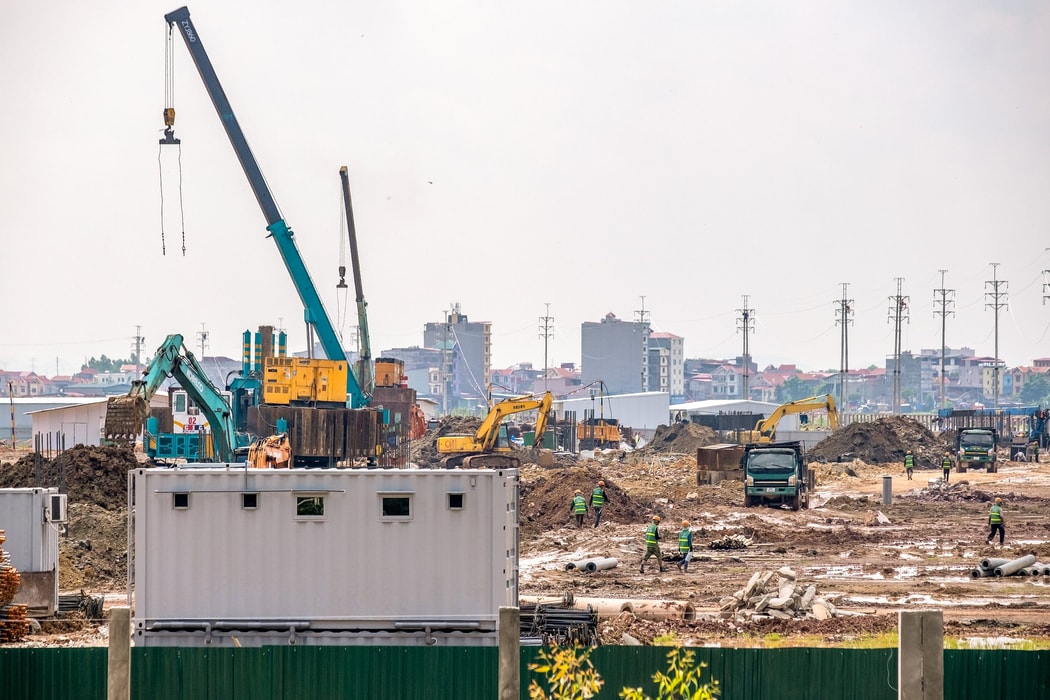 Khung cảnh xây dựng nhà máy mới thuộc tập đoàn Foxconn tại Bắc Giang năm 2023. Hình ảnh: Linh Phạm chụp cho Bloomberg