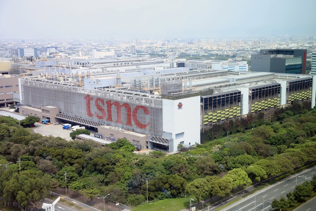 Doanh thu TSMC tăng 40% giữa làn sóng tích trữ chip