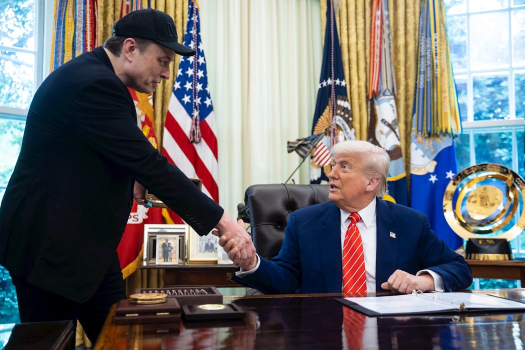 Elon Musk nói ân hận do đã chỉ trích ông Trump trên mạng xã hội