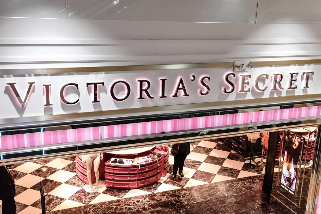 Victoria’s Secret bị hai quỹ đầu tư gây áp lực cải tổ toàn diện