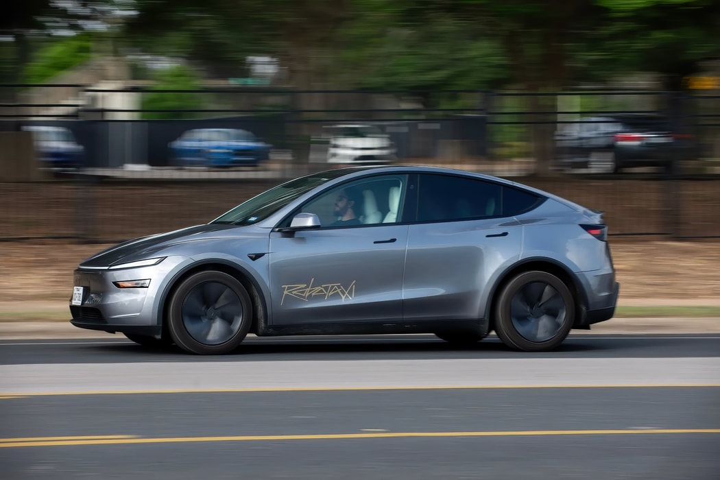 Tesla triển khai dịch vụ robotaxi tại Austin với quy mô giới hạn