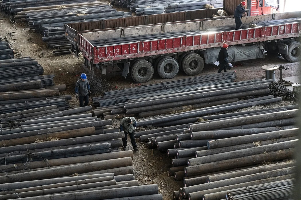 Nhà kho lưu trữ thép tại Hàng Châu, Trung Quốc. Hình ảnh: Qilai Shen/Bloomberg
