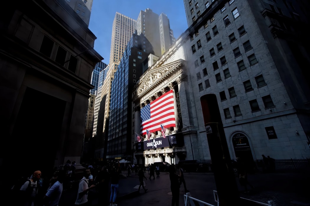 Chứng khoán châu Á đi ngang sau phát biểu của ông Trump về Fed