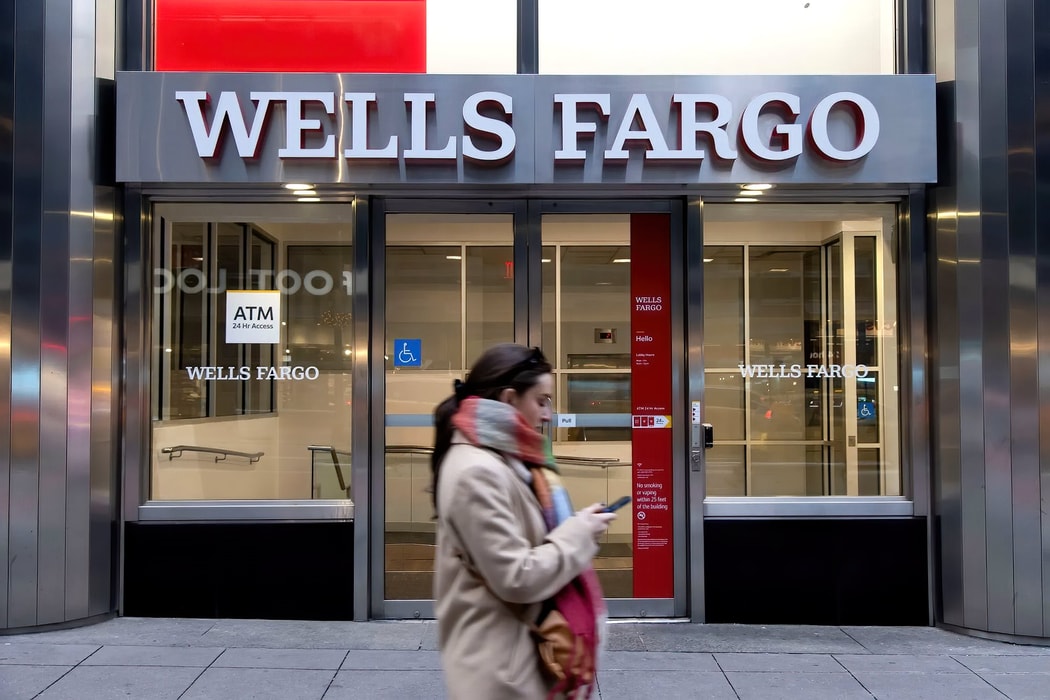 Một chi nhánh ngân hàng Wells Fargo tại New York. Hình ảnh: Michael Nagle/Bloomberg