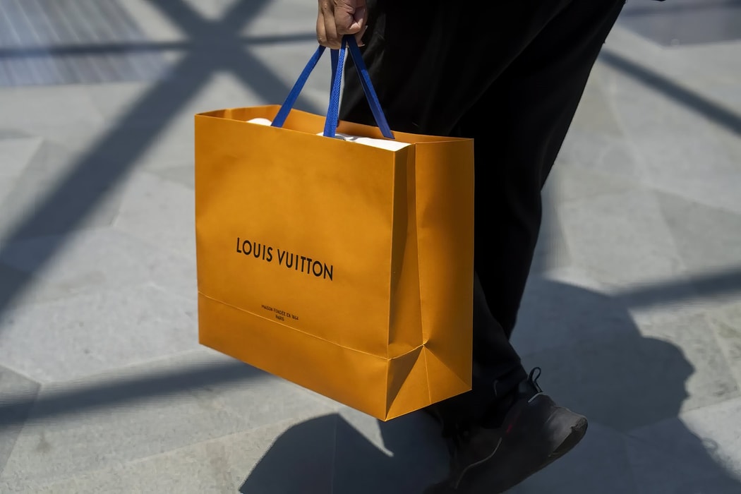 Cổ phiếu LVMH tăng mạnh khi nhà đầu tư tin rằng doanh thu sớm hồi phục