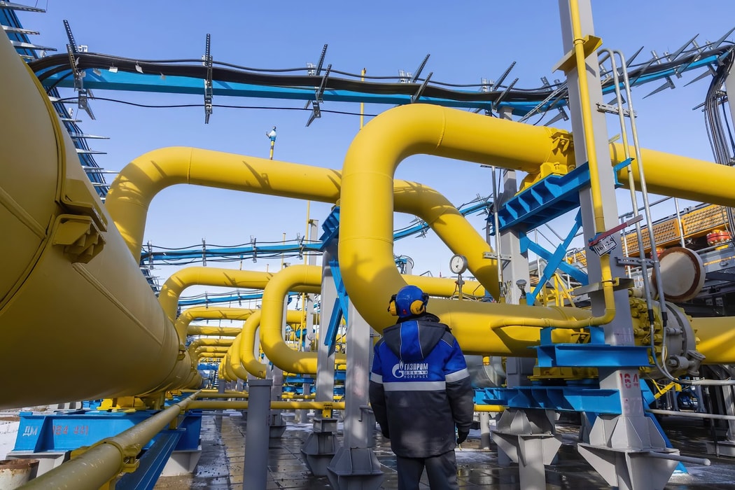 Giá dầu giảm mạnh sau quyết định tăng sản lượng của OPEC+