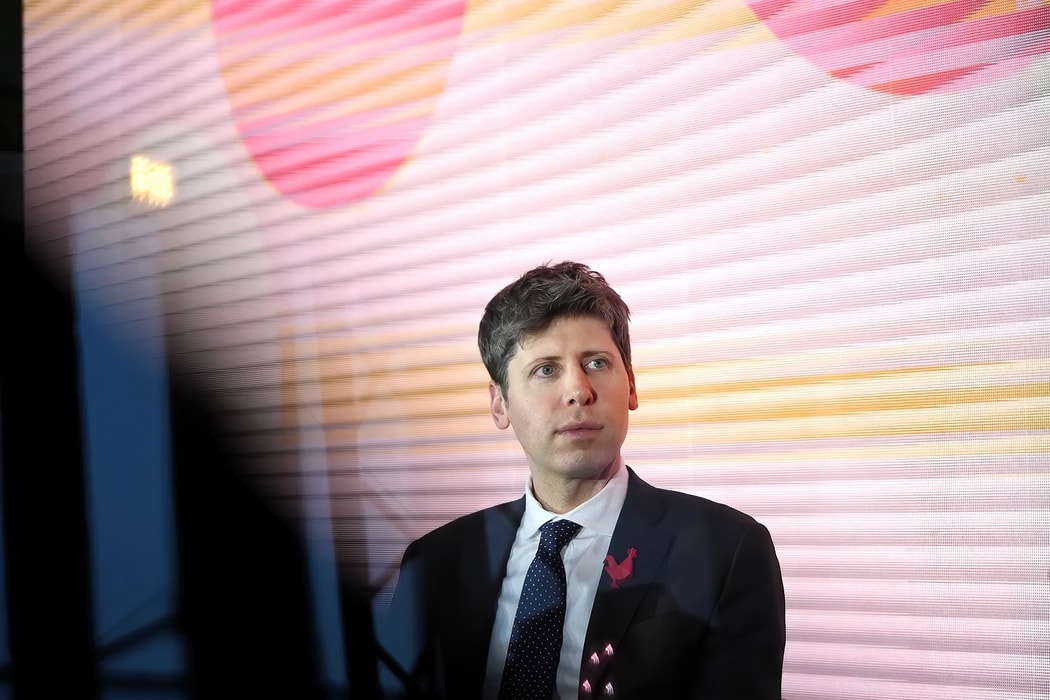 Giám đốc điều hành OpenAI, Sam Altman, từng nói rằng công ty ông cần “tìm ra một chiến lược mã nguồn mở khác.” Hình ảnh: Nathan Laine/Bloomberg
