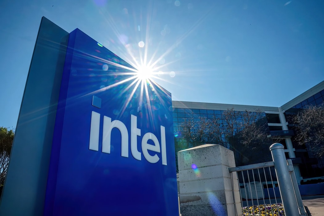 Trụ sở chính của Intel tại Santa Clara, California. Hình ảnh: David Paul Morris/Bloomberg