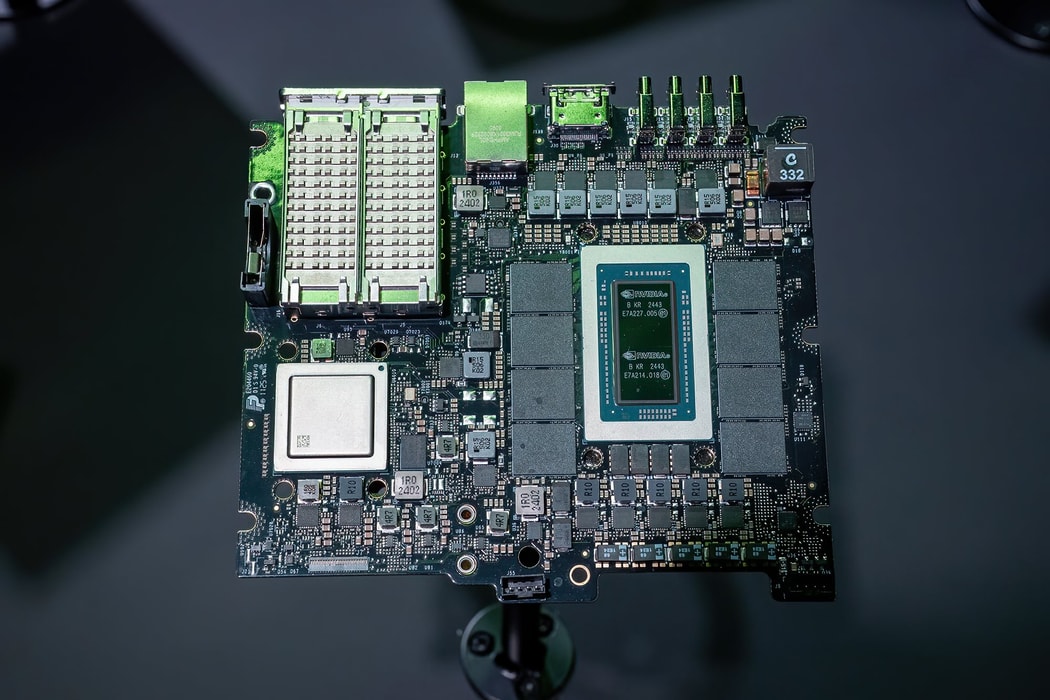 Bo mạch chủ của siêu máy tính Nvidia DGX Spark tại Hội nghị Công nghệ GPU (GTC) của Nvidia ở San Jose, California, Mỹ, vào Thứ Năm, ngày 20 tháng 3 năm 2025. Hình ảnh: David Paul Morris/Bloomberg
