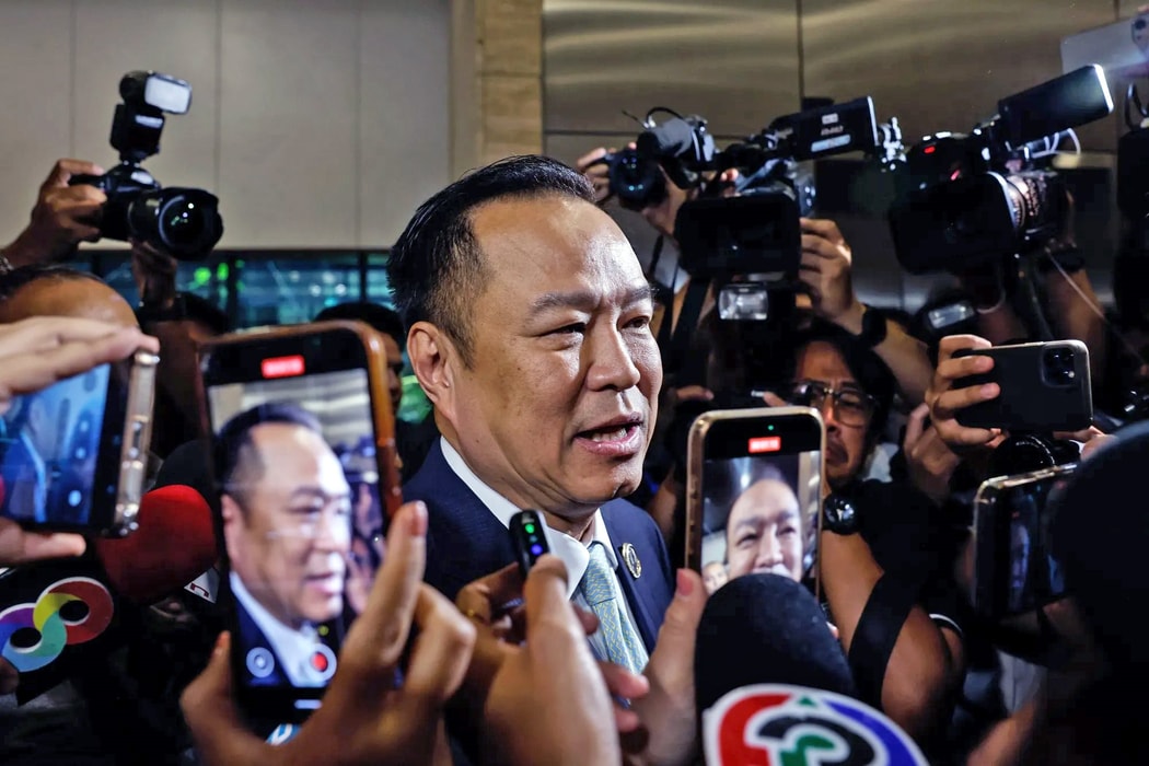 Ông Anutin Charnvirakul đến tòa nhà Quốc hội Thái Lan vào ngày 3 tháng 9. Hình ảnh: Dario Pignatelli/Bloomberg
