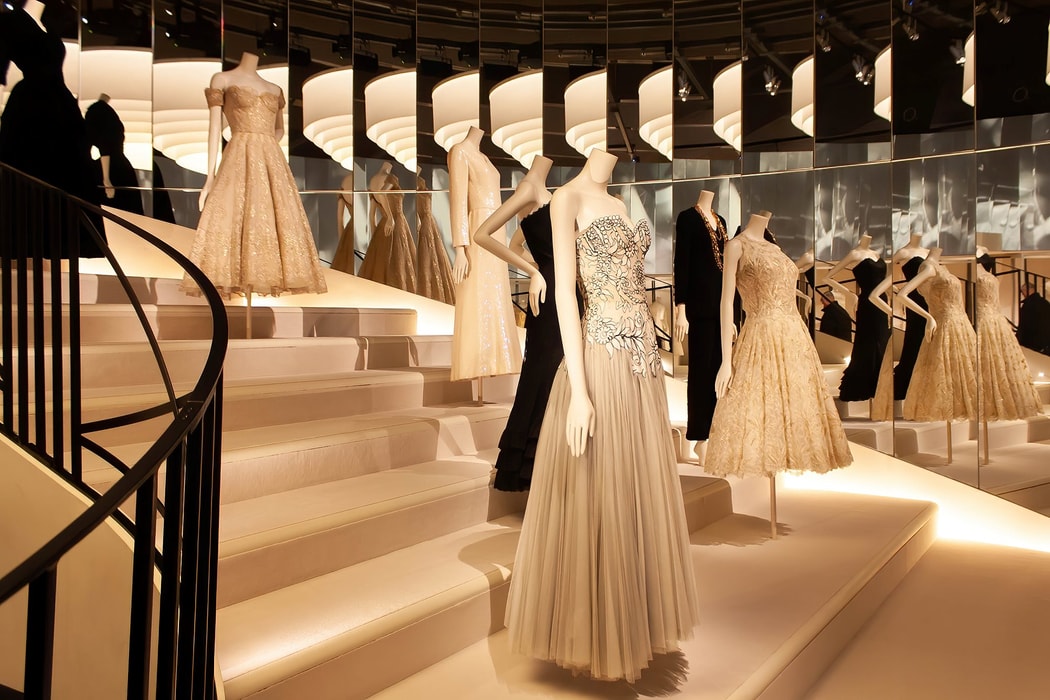 Tương lai của ngành hàng xa xỉ nằm trong tay Gucci và Chanel
