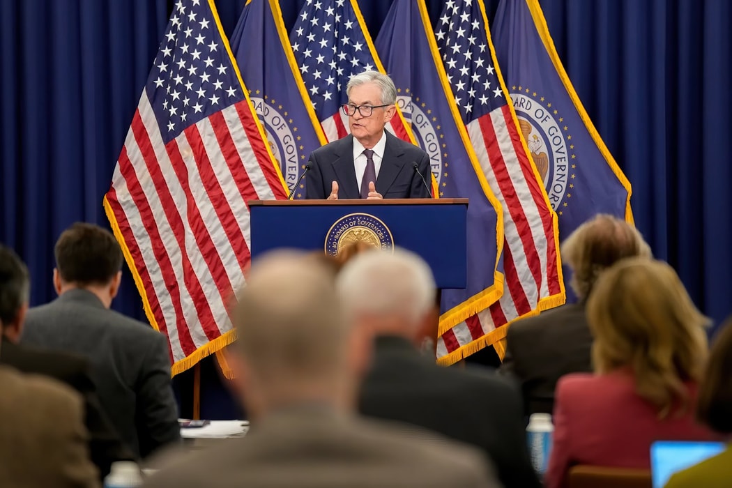Jerome Powell, chủ tịch Cục Dự trữ Liên bang Hoa Kỳ, trong một cuộc họp báo sau cuộc họp của Ủy ban Thị trường Mở Liên bang (FOMC) tại Washington, DC, Hoa Kỳ, vào thứ Tư, ngày 17 tháng 9 năm 2025. Hình ảnh: Kent Nishimura/Bloomberg